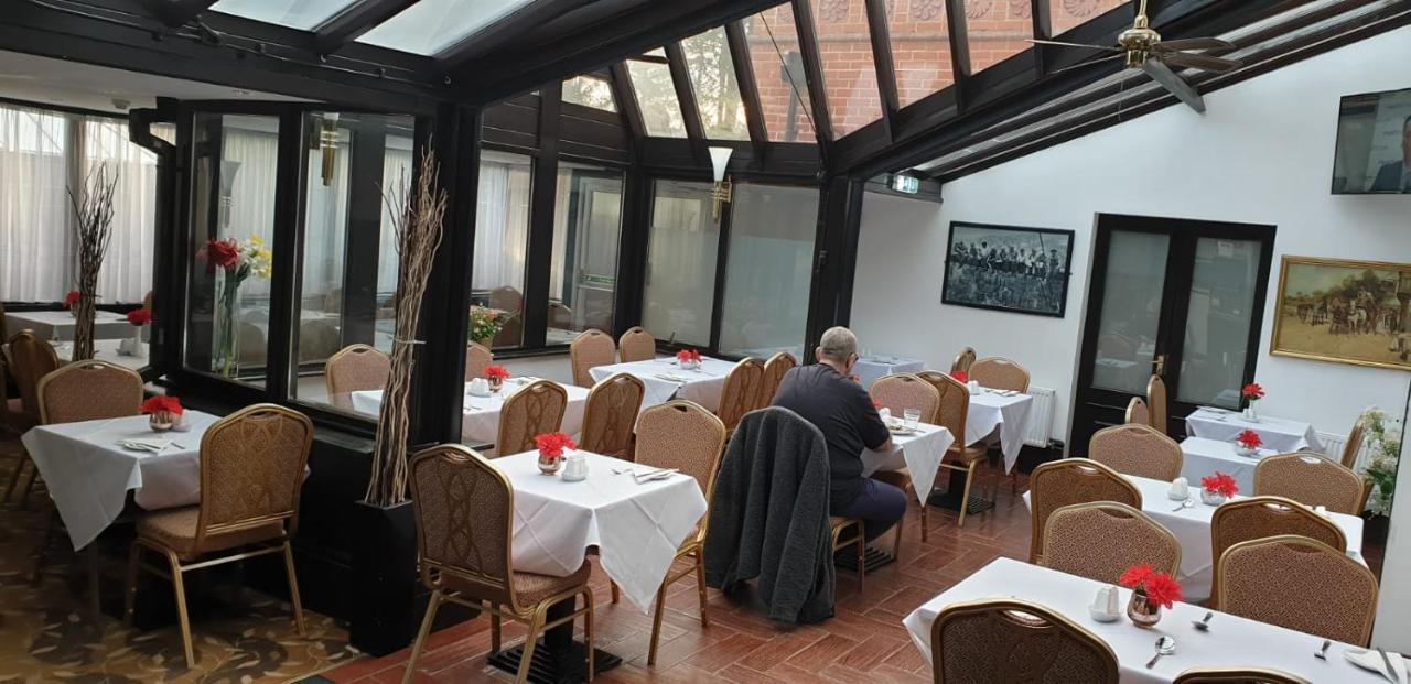 Harefield Manor Hotel Ромфорд Екстер'єр фото
