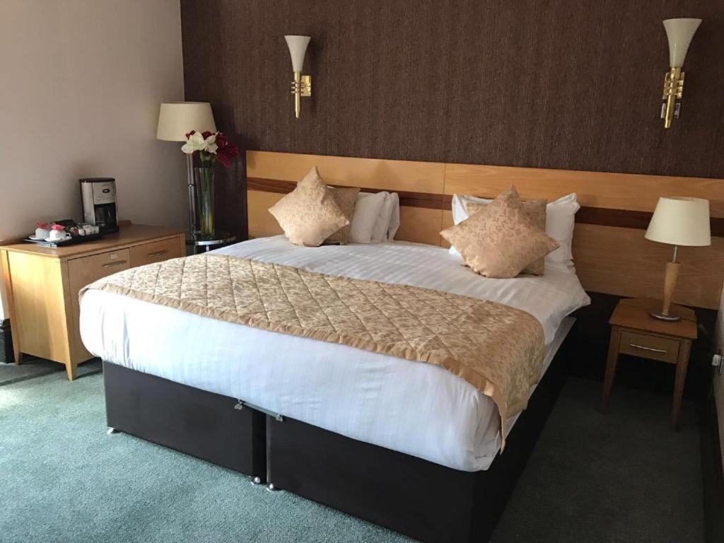 Harefield Manor Hotel Ромфорд Екстер'єр фото