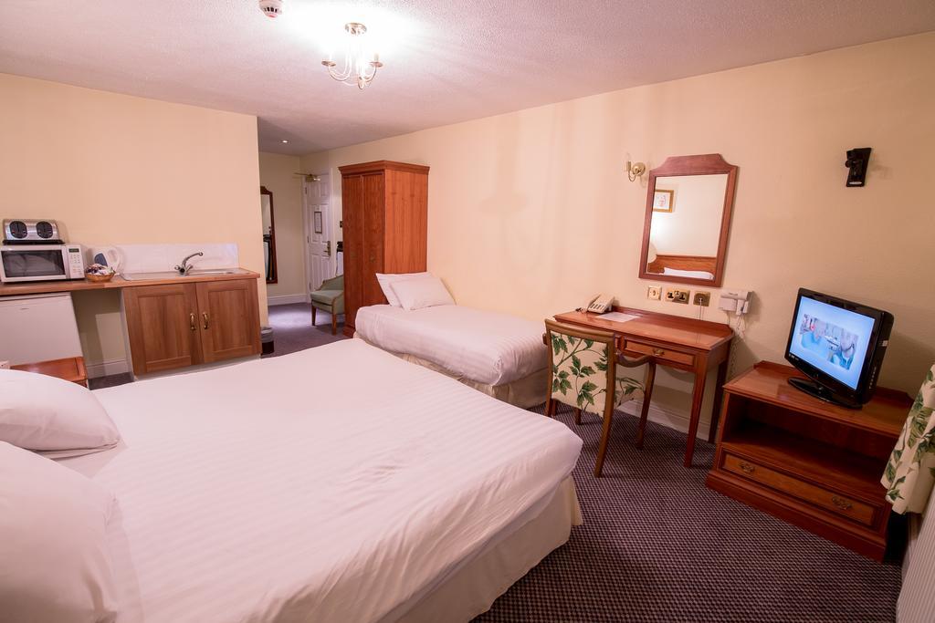 Harefield Manor Hotel Ромфорд Екстер'єр фото