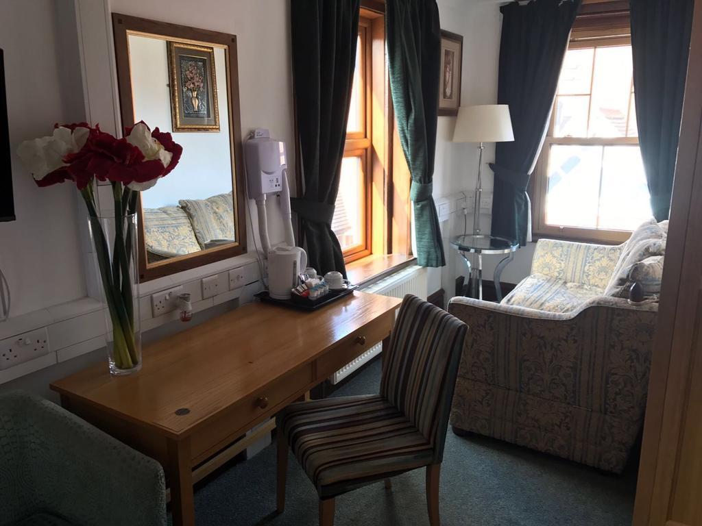 Harefield Manor Hotel Ромфорд Екстер'єр фото