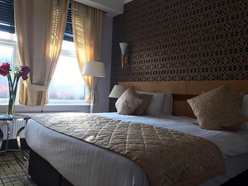Harefield Manor Hotel Ромфорд Екстер'єр фото