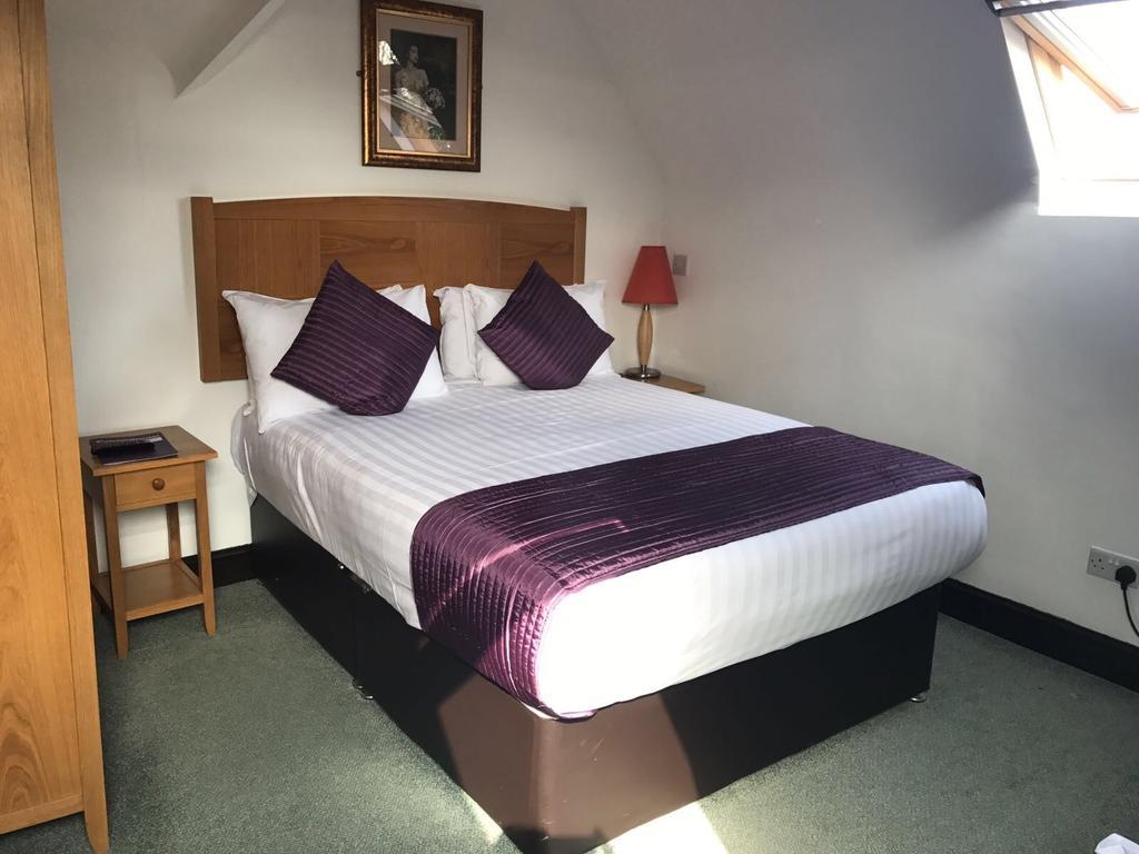Harefield Manor Hotel Ромфорд Екстер'єр фото