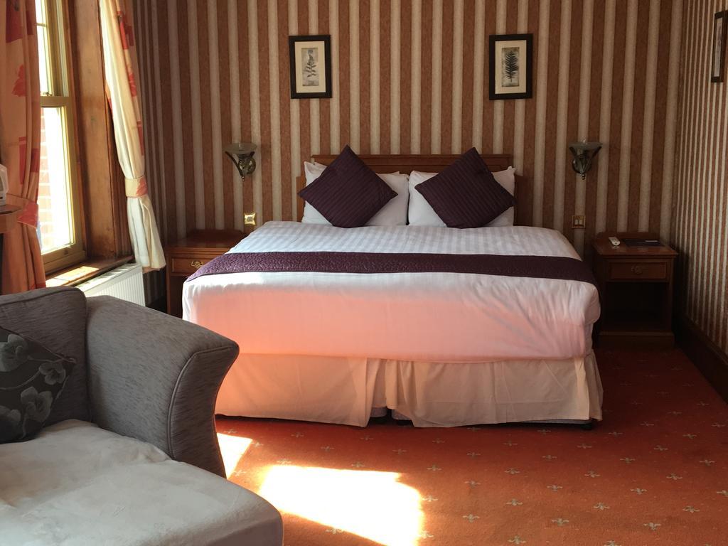 Harefield Manor Hotel Ромфорд Екстер'єр фото