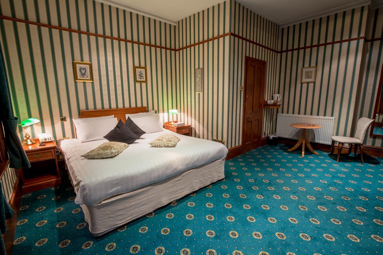 Harefield Manor Hotel Ромфорд Номер фото