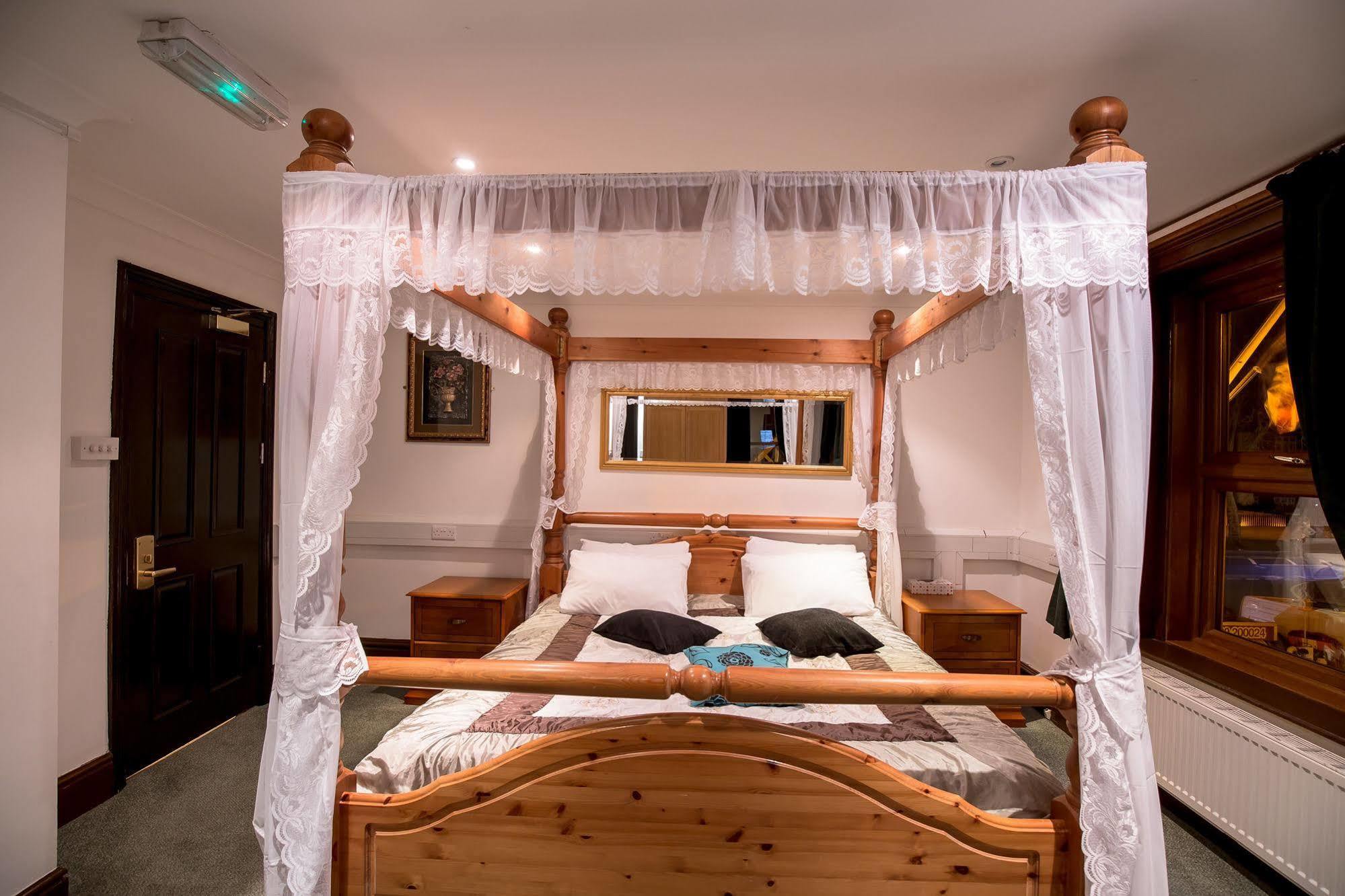 Harefield Manor Hotel Ромфорд Екстер'єр фото