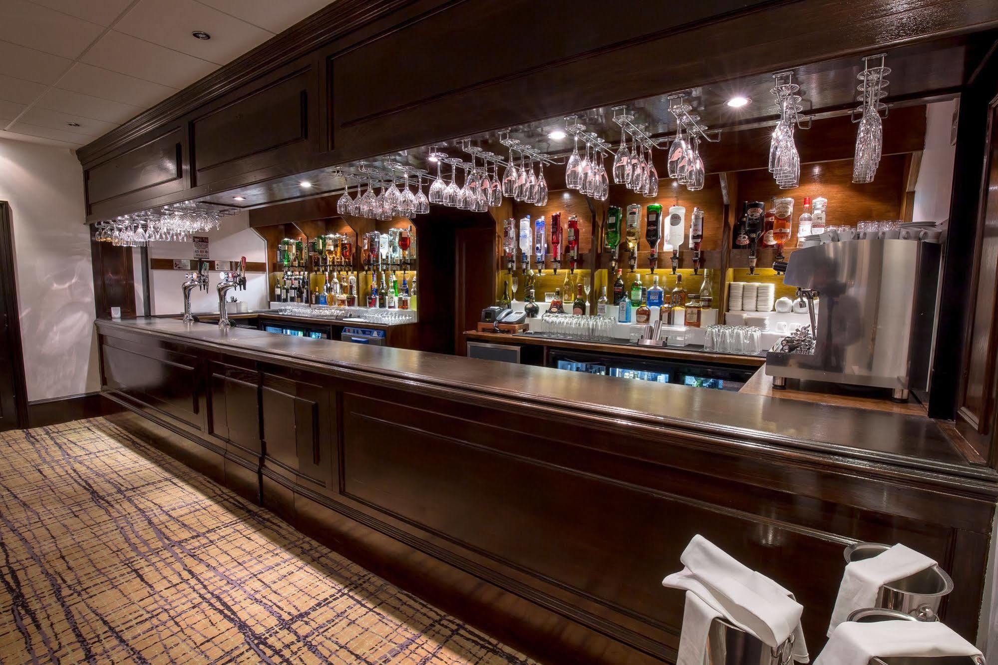 Harefield Manor Hotel Ромфорд Екстер'єр фото