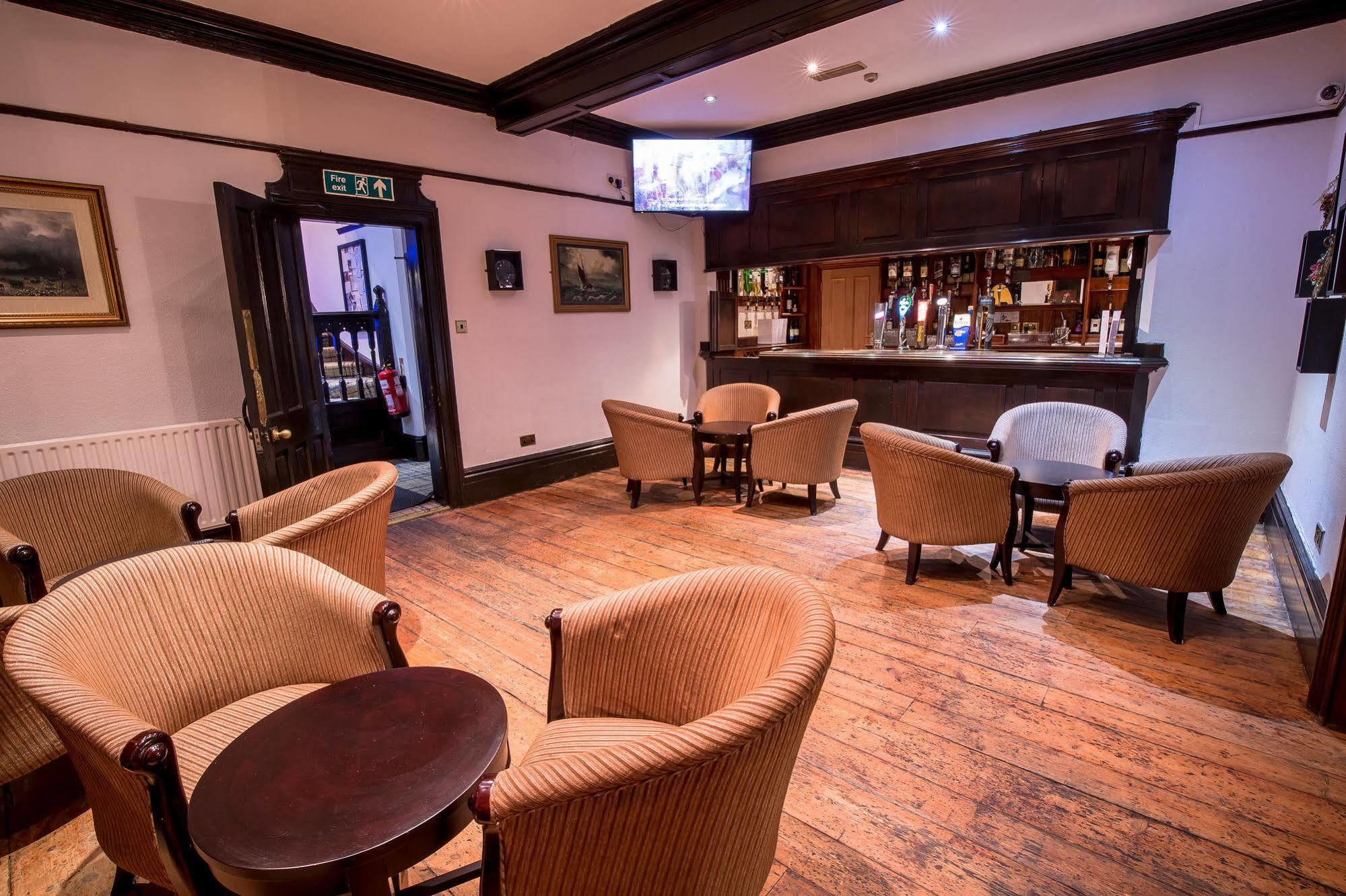 Harefield Manor Hotel Ромфорд Екстер'єр фото