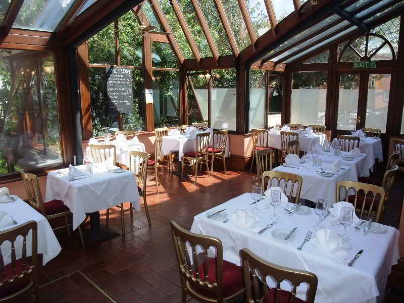 Harefield Manor Hotel Ромфорд Екстер'єр фото
